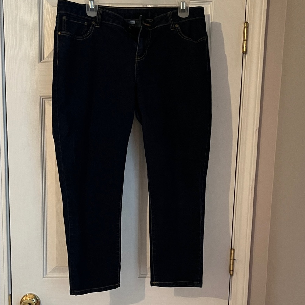 Women's Dark Blue Capri Jeans
